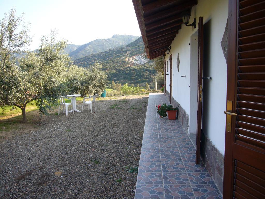 Su Trabi B&B Fluminimaggiore Δωμάτιο φωτογραφία