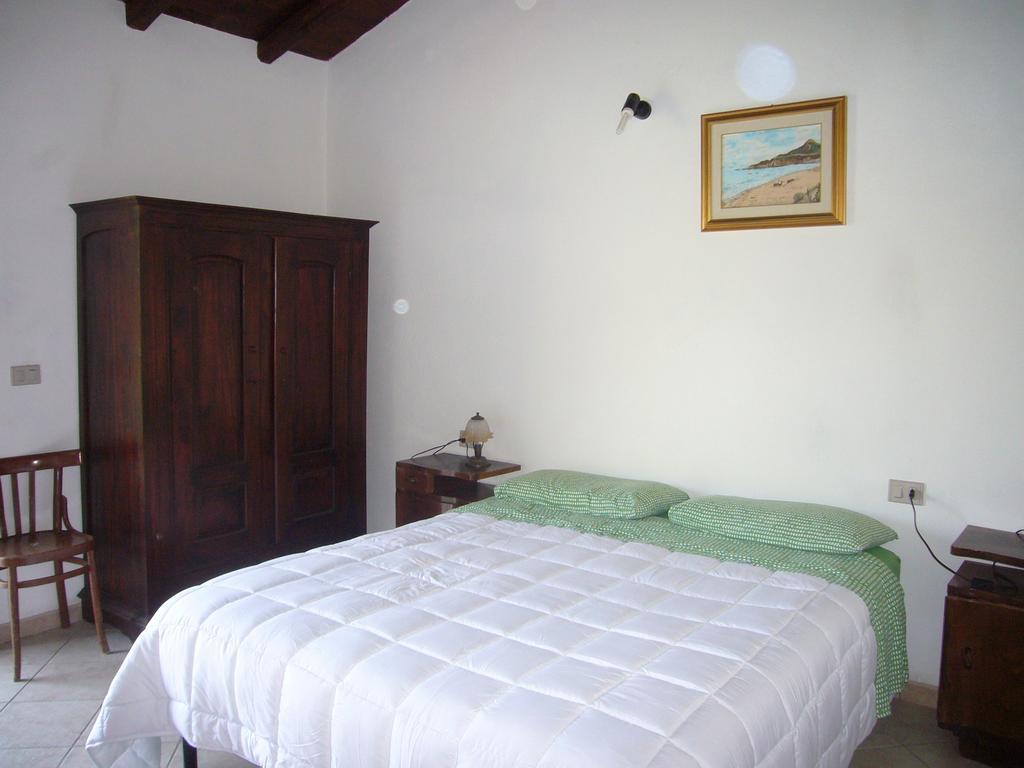 Su Trabi B&B Fluminimaggiore Δωμάτιο φωτογραφία