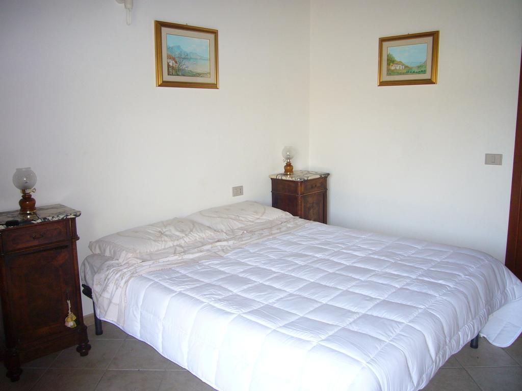 Su Trabi B&B Fluminimaggiore Δωμάτιο φωτογραφία
