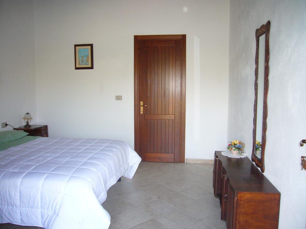 Su Trabi B&B Fluminimaggiore Δωμάτιο φωτογραφία