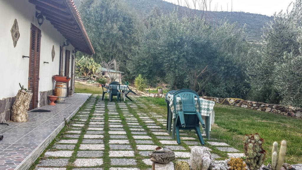 Su Trabi B&B Fluminimaggiore Εξωτερικό φωτογραφία